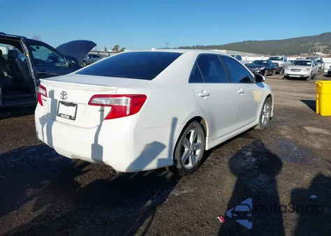 2012 Toyota Camry Se z USA, uszkodzony, nr VIN 4T1BF1FK7CU558765